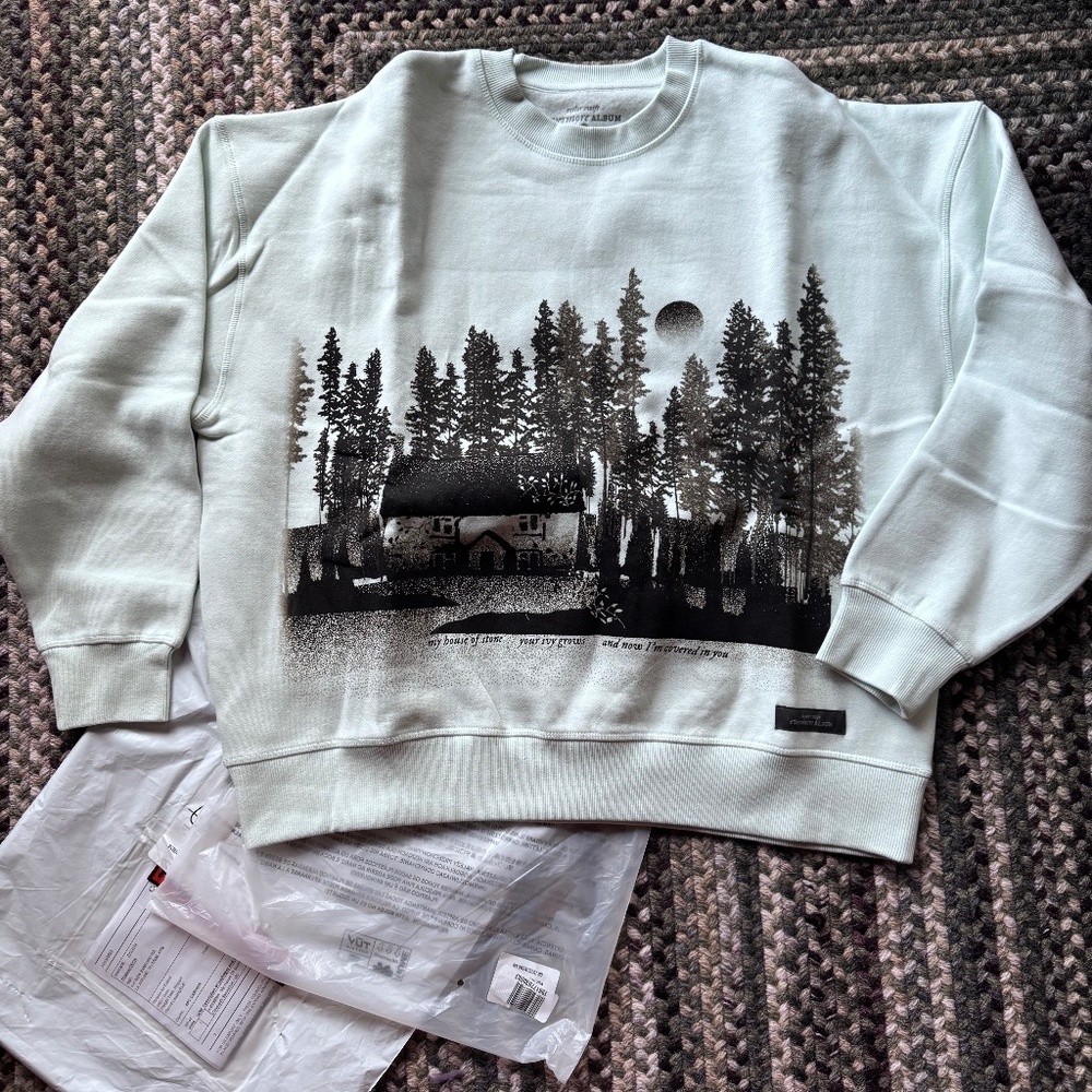 Taylor Swift Evermore Ivy House of Stone Crewneck Medium